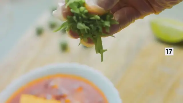 Video thumbnail for Crock Pot Green Enchilada Chicken Soup