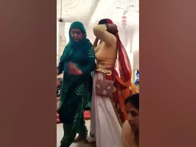 Video thumbnail for भान का तो पर्स बहुत प्यारा नाची भी गजब#trending #viral #haryanvibhajan #डांस