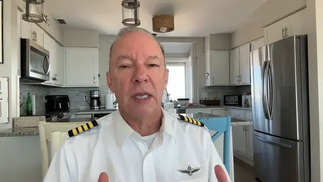 Video thumbnail for Analizando la Colisión en Medio del Aire sobre el Potomac Un Examen Detallado de las Comunicaciones de ATC