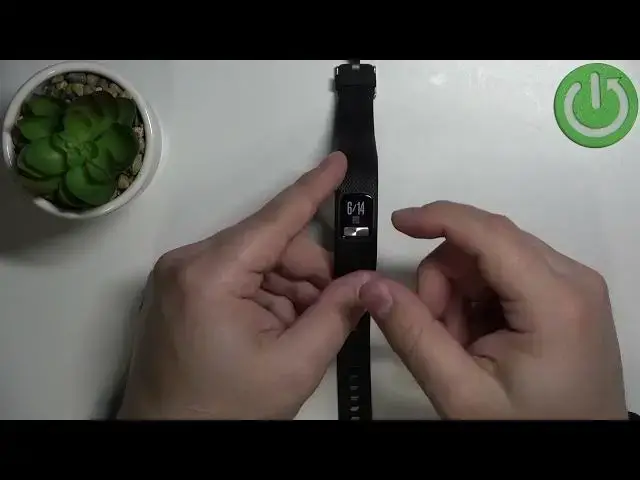 Video thumbnail for How to Force Restart Garmin Vivofit 4 - Soft Reset