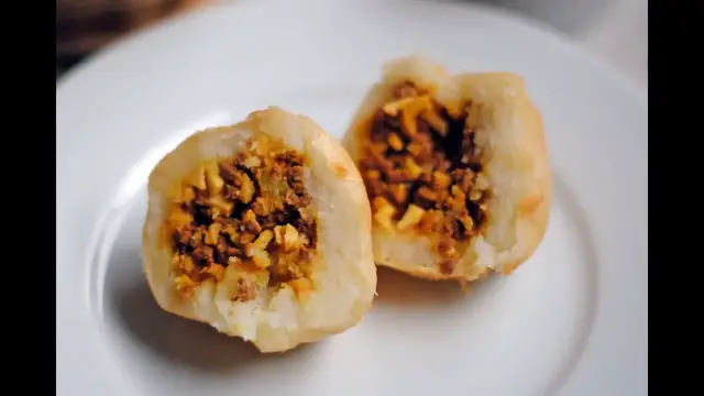 'Video thumbnail for Papas Rellenas Recipe - How To Make Colombian Stuffed Potatoes - Sweetysalado.com'