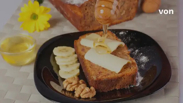 'Video thumbnail for Gesunde Bananen-Muffins mit Walnüssen'