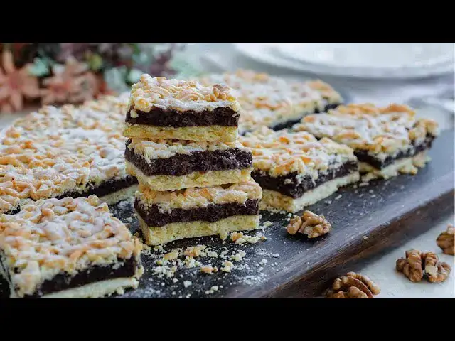 Video thumbnail for Prăjitura cu GEM și aluat RĂZUIT - rețeta de prăjitură "râioasă" 😂 ca în copilărie