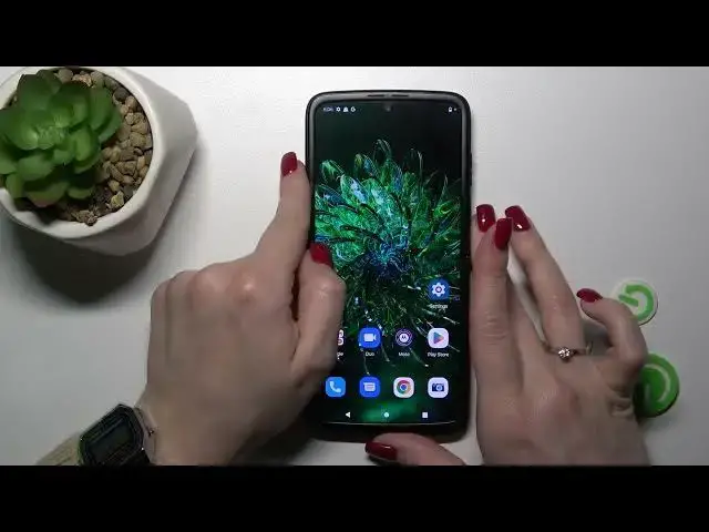 Video thumbnail for Motorola Razr 2022 - Face Unlock Test