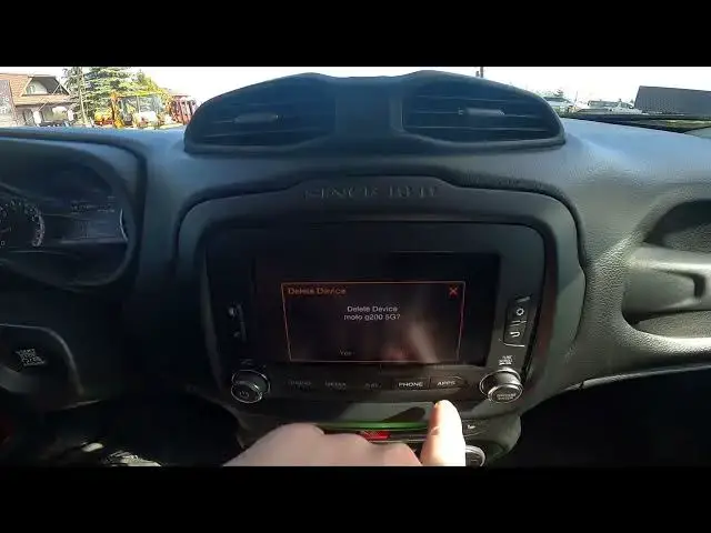 'Video thumbnail for How to Forget Smartphone From Bluetooth Settings in Jeep Renegade ( 2014 - now ) - Remove Phone'