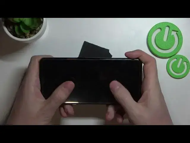 'Video thumbnail for OPPO A94 5G Male Hand Size Comparison'