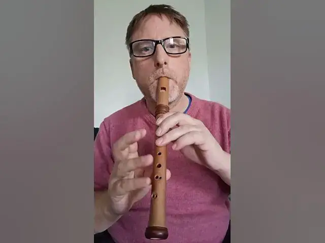 Video thumbnail for Ornamentation in Irish Recorder Playing - Roll on G