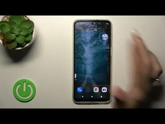 'Video thumbnail for How to Create Home Screen Folders on MOTOROLA Moto G42 - Add Folder to Home Screen'