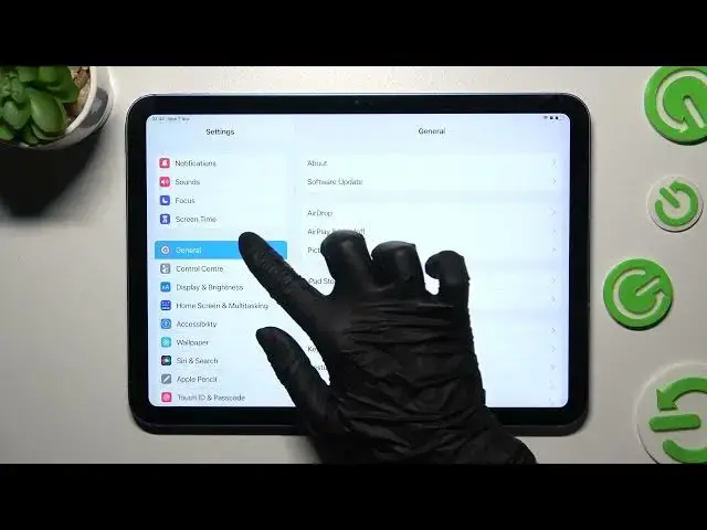 Video thumbnail for How to Turn On / Turn Off Automatic Text Correction on the iPad 10th Gen (2022)