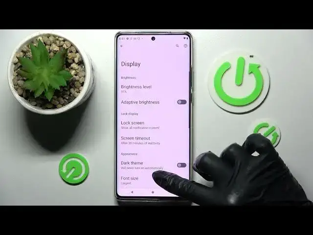 'Video thumbnail for Motorola Edge 30 Ultra - How To Change Font Size'