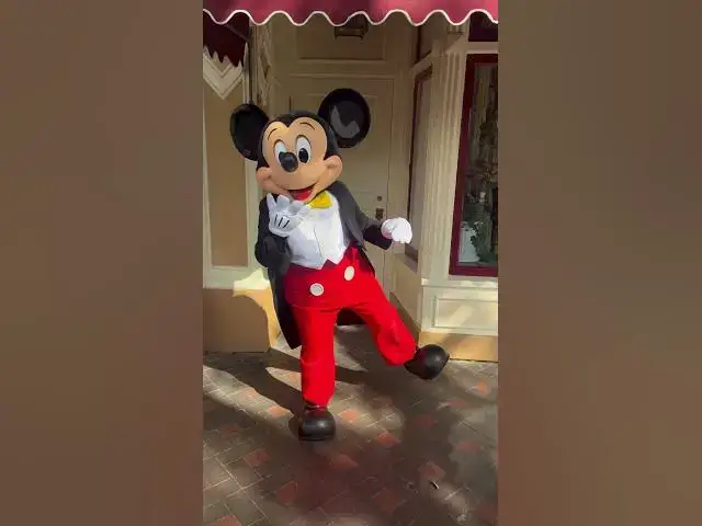Video thumbnail for Mickey Mouse at Disneyland🥁 #disney #disneyland #disneycharacters #mainstreetusa #shorts