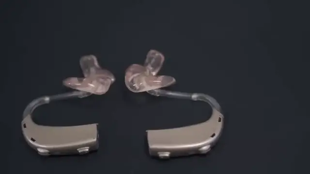 Video thumbnail for Travel Outfits to NOT Wear to the Airport (or on the plane_)(720P_HD)