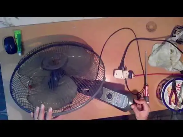 Video thumbnail for Tự sửa quạt bị kẹt trục