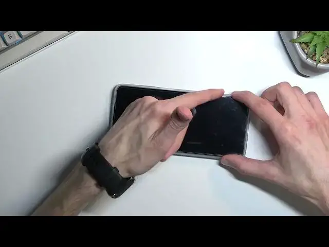 Video thumbnail for How to Install Tempered Glass on MOTOROLA Moto G82 - Set Up Screen Protector