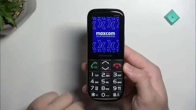 Video thumbnail for Jak włączyć i wyłączyć telefon MAXCOM MM724?