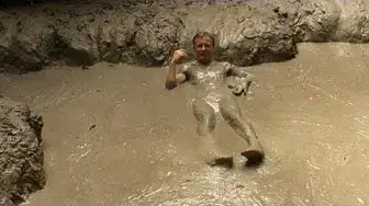 Video thumbnail for Schlammbad auf Pulau Tiga | Borneo