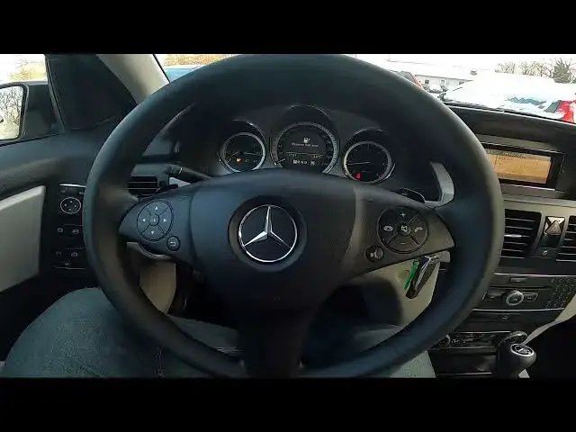 'Video thumbnail for How to Change Radio Frequency in Mercedes GLK Off-roader ( 2008 – 2011 ) | Switch Between AM/FM'