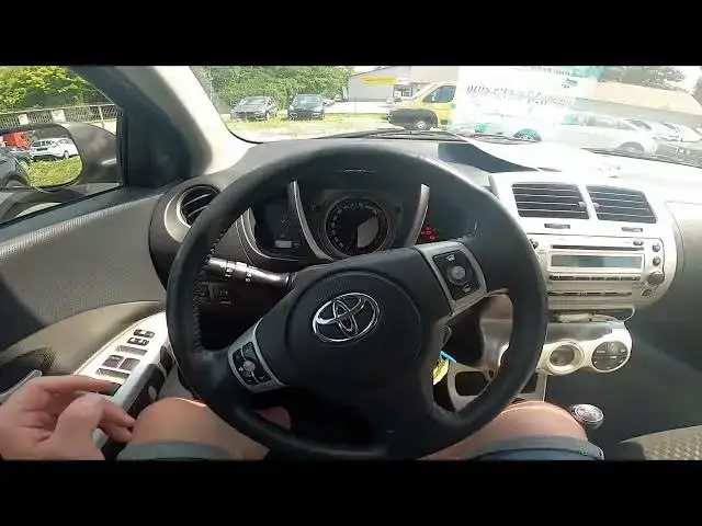 Video thumbnail for How to Enable or Disable Position Lights in Toyota Urban Cruiser ( 2009 – 2012 )