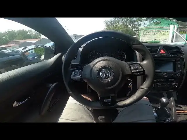 'Video thumbnail for How to Enable or Disable Hazard Lights in Volkswagen Scirocco III (2008-2017) - Use Emergency Lights'