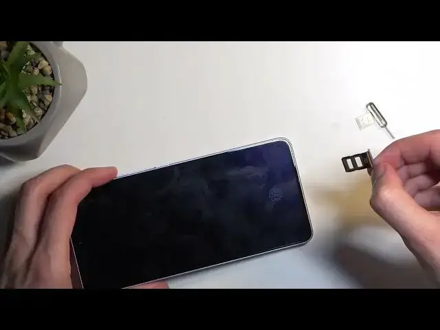 'Video thumbnail for How to Insert SIM Card Into XIAOMI Redmi Note 13 Pro'