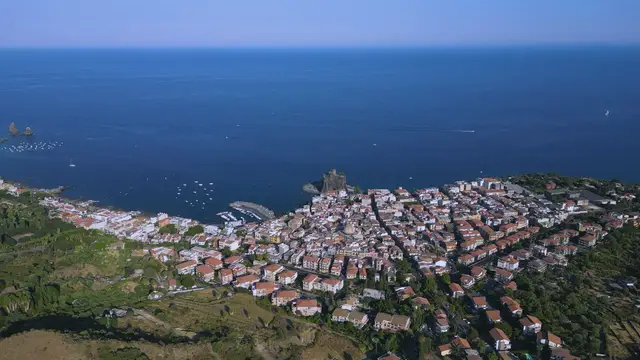 Video thumbnail for DJI Mini 3 Pro, using Point of Interest for a more dynamic view of a scene