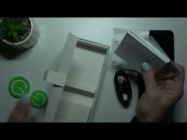 'Video thumbnail for HTC Desire 22 Pro All Box Accessories'