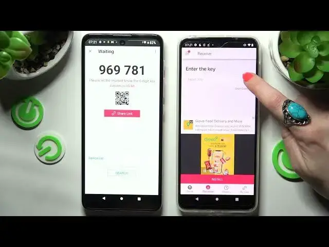Video thumbnail for How to Send Files from the MOTOROLA Moto E40 to an Android Device - Send Anywhere App