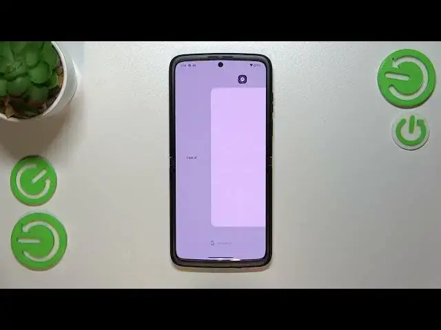 'Video thumbnail for How to Close All Running Apps on Motorola Razr 2022 - Turn Off Running Apps'