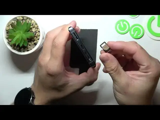 'Video thumbnail for Motorola Edge 30 Ultra - Does It Have SD Card Slot'