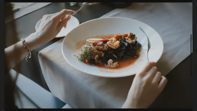 'Video thumbnail for The Ultimate Guide To Seamless Restaurant Tip Calculation In United Kingdom (September 2023)'