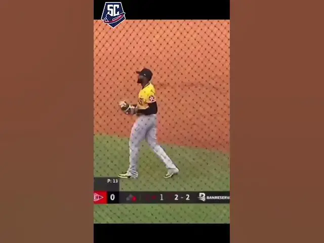 Video thumbnail for Espectacular jugada de César Prieto en la intermedia jugando para las Águilas Cibaeñas