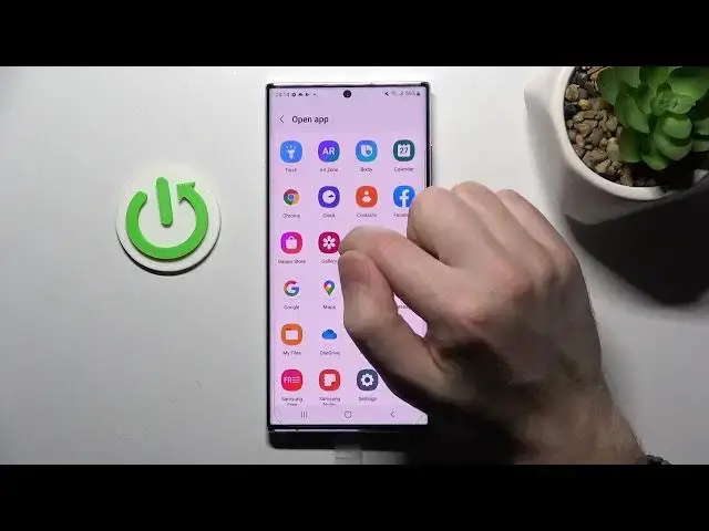 Video thumbnail for Samsung Galaxy S22 Ultra - How To Customize Quick Launch
