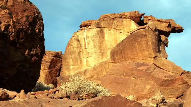 Video thumbnail for Twyelfontein - Felsenzeichnungen in Namibia