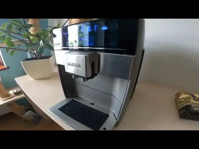 Video thumbnail for How to Use Pre Grounded Coffee on SIEMENS EQ.6 plus s.100 TE651319RW Coffee Machine - Hidden Drawer