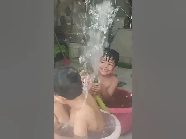 Video thumbnail for गर्मी में मस्ती#happy_lokgeet #viral #shortvideo