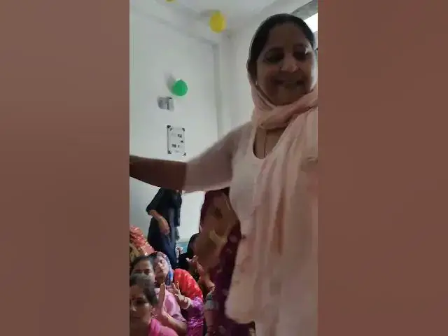 Video thumbnail for मस्त ढोलक और ताली डांस #dance #funnyकॉमेडी #viralvideo