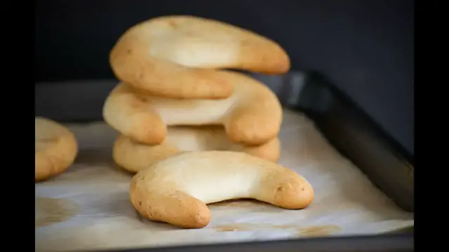 Video thumbnail for Receta de Pandeyucas | Cómo Hacer Pandeyucas Colombianos | SyS