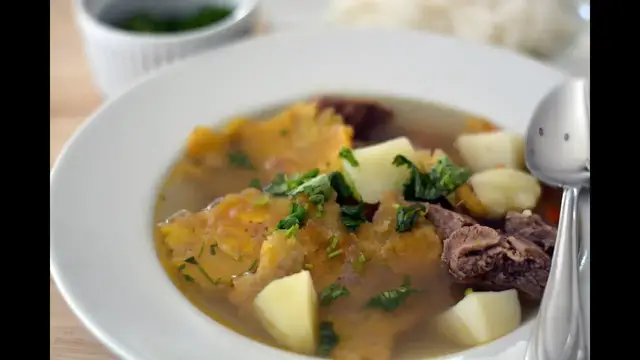 Video thumbnail for SOPA DE PATACONES | Cómo Hacer Sopa de Patacones | SyS