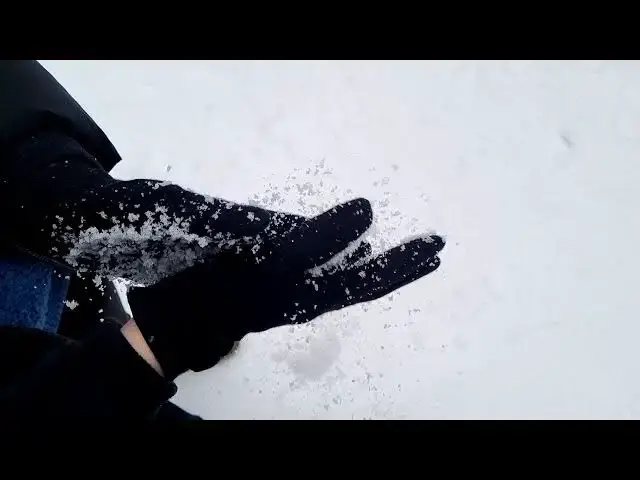 'Video thumbnail for Snow and Gloves in Slow Motion - Samsung Galaxy S21 Slow Motion FHD 30FPS'