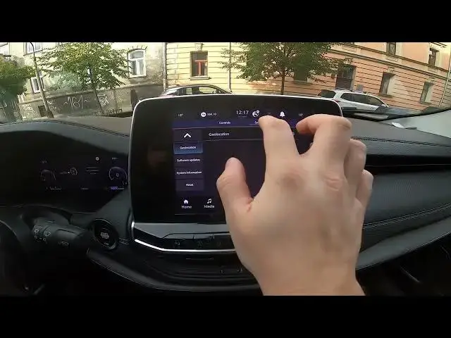 Video thumbnail for How to Enable or Disable Geolocation in Jeep Compass II Facelifting ( 2021 - now )