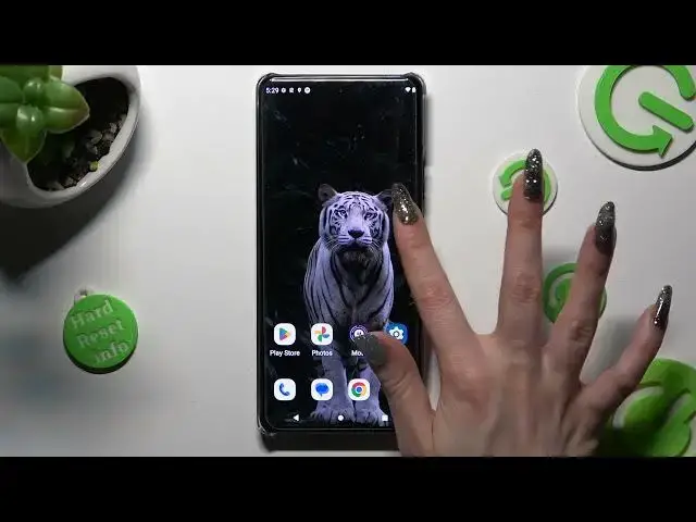 'Video thumbnail for How to Enter One Handed Mode on Motorola Edge X40?'