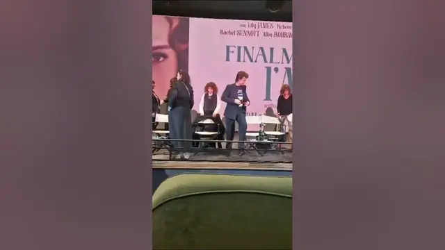 'Video thumbnail for Lily James e Joe Keery a Roma per Finalmente l'alba 2023'