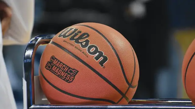 Video thumbnail for Houston's Final Four Chances: 2025 NCAA Basketball Preview