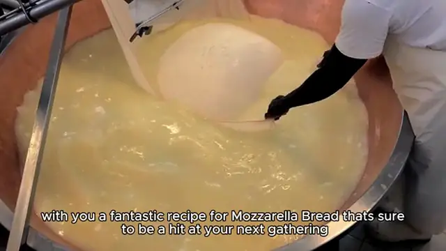 Video thumbnail for Mozzarella Bread recipe