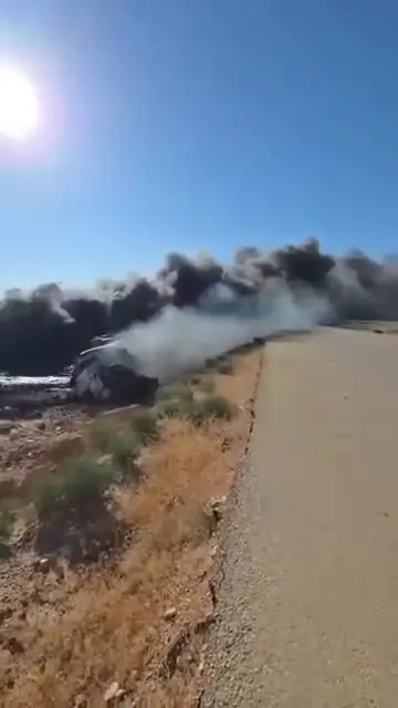 Video thumbnail for لحظات مرعبة.. حريق هائل يلتهم صهريجًا محملًا بالنفط في سوريا