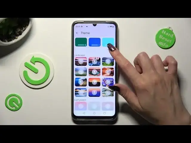 'Video thumbnail for How to Change & Customize the Keyboard Theme on a REALME C53'