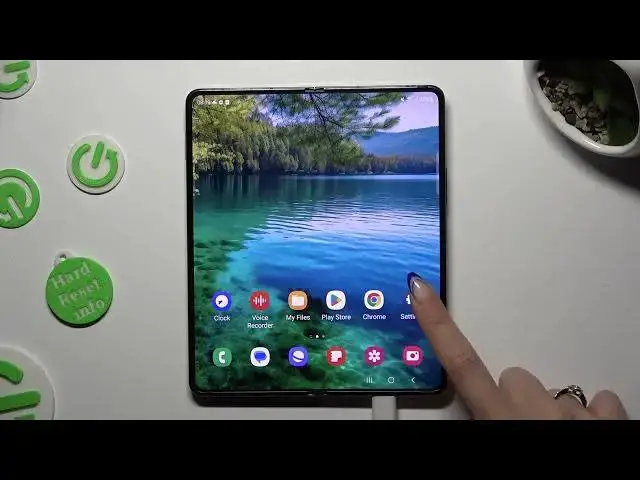 Video thumbnail for How to Apply iOS Launcher on SAMSUNG Galaxy Z Fold5 - Launcher iOS App