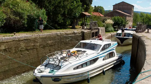 Video thumbnail for Schleuse bei Pechlaurier und Trèbes | Canal du Midi