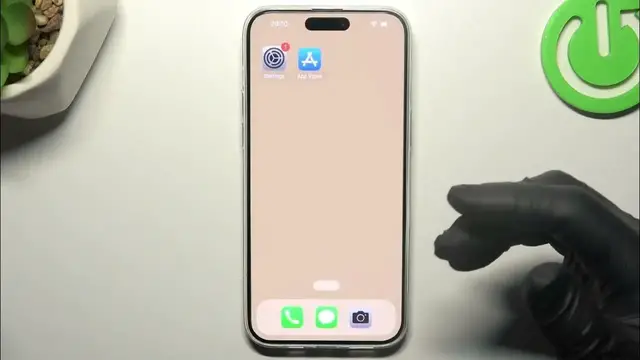 Video thumbnail for How to Turn Off Icon Notification Dots on iPhone 15 Pro Max?