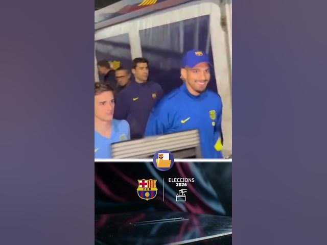 Video thumbnail for El primer equipo del Barça, junto a Flick, ya votaron en las Elecciones ✅